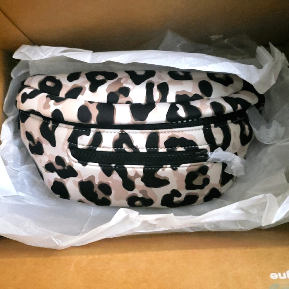 NWT Dagne Dover Leopard Print Ace